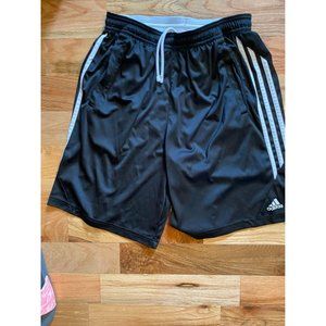 Adidas Men’s Shorts Medium (M 22)